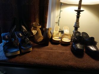 Practically New Women's Shoes Sizes 7 And 1/2 To 8