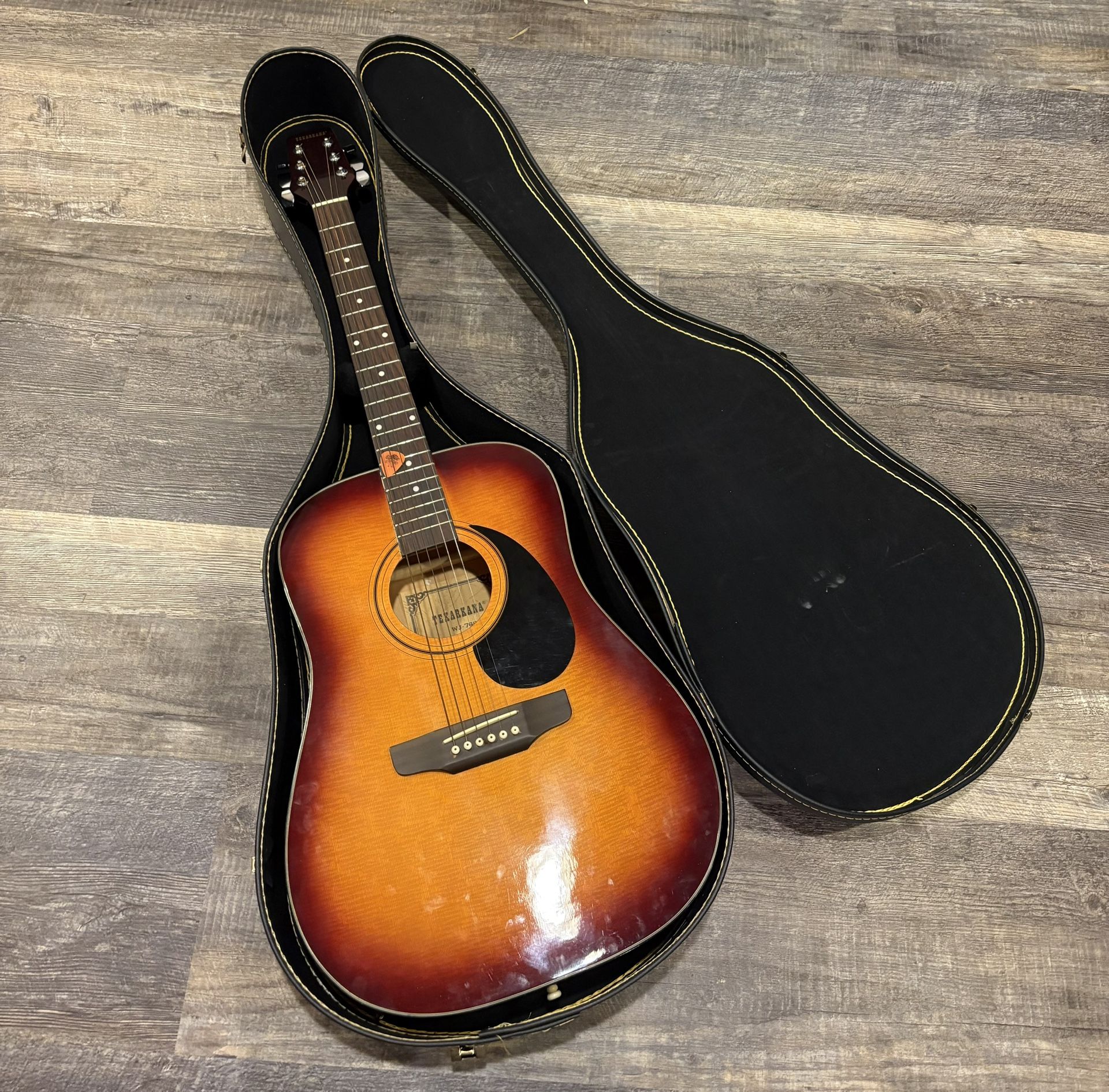 Used Dreadnought 1999 Acoustic Guitar + Case