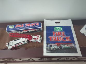 Hess Fire Truck From 2000 Comes With Original Matching Hess Plastic Bag  New In Box