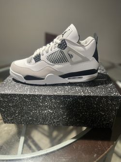 Jordan 4 Military 