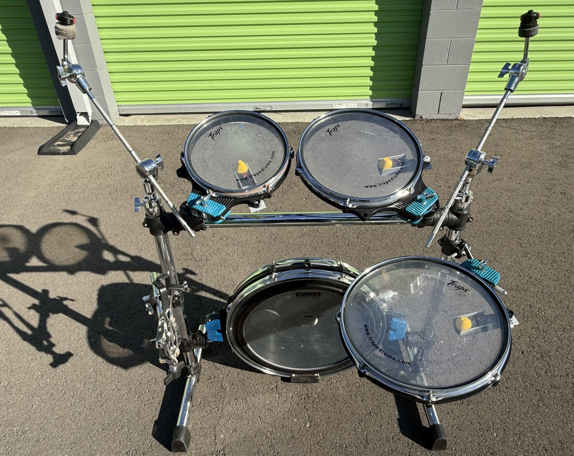 Traps Drums A400 Portable Acoustic / Electric Drum Set 
