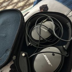 Bose Noise cancelling headphones 