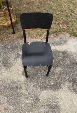 Wood chair small old school chair