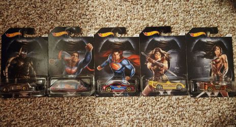 NEW UNOPENED 

HOT WHEELS DC SUPER HERO COLLECTION 20