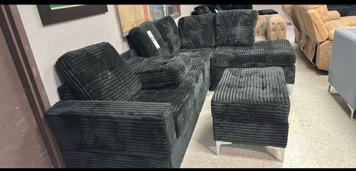 NEW SECTIONAL SOFA WITH OTTOMAN AND FREE DELIVERY PAY ON DELIVERY
