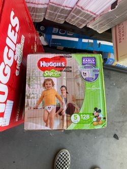 Huggies little movers slip-on diapers pants size 5,128 count