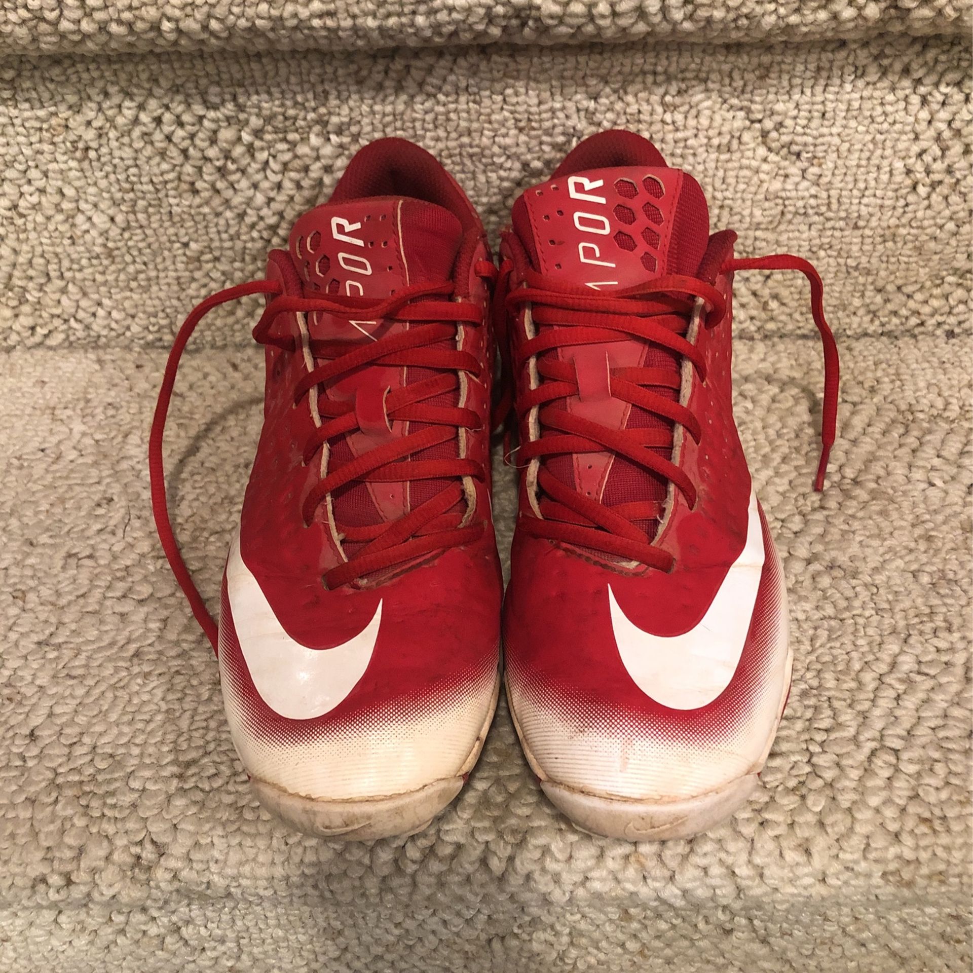 Nike Size 8 Baseball Cleats