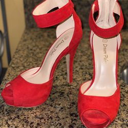 🔥Super Sexy Red Suede “Dream Pairs” Hi-Lo Platform Heels (size 6 1/2)🔥