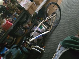 Mongoose Mountain Bike PRICE NEGOTIABLE