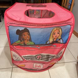 BARBIE POP UP TENT. NYLON MATERIAL