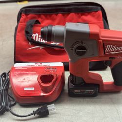 Milwaukee M12 FUEL 12V Lithium-Ion Brushless Cordless 5/8 in. SDS-Plus Rotary Hammer Kit with 4.0Ah Battery and Charger