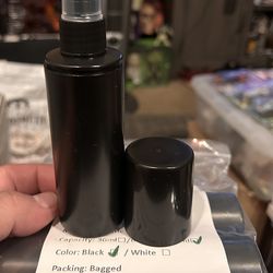 PLASTIC SPRAY BOTTLES