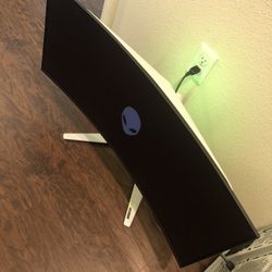 4K!! GAMING 👽Alienware OLED 175Hz READ DESCRIPTION👀 NO📦 PICK UP ONLY NO TRADE 👉FIRM ON PRICE👈💲475 NO LESS CASH💵ONLY 