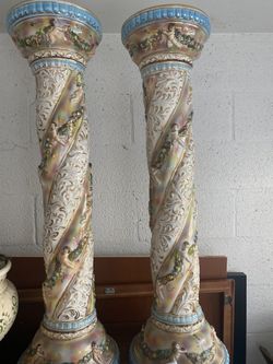 Capodimonte Pedestal