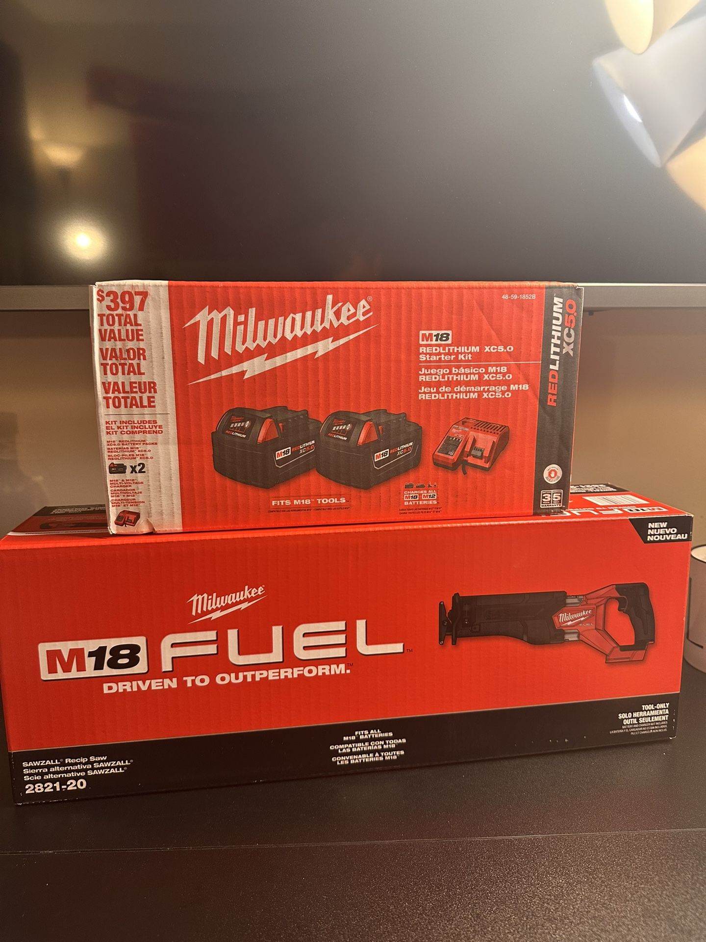 Milwaukee recip saw with 2 batteries