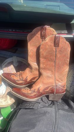 Women’s ariat and corral boots