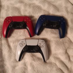 PS5 Controllers 