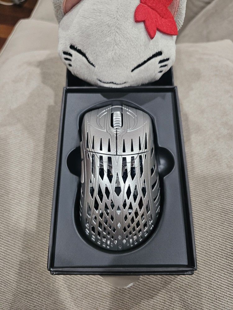 Pwnage Magnum Opus StormBreaker 8K Premium Magnesium Wireless Gaming Mouse Platinum Brand New Condition