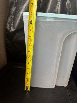 Large Airtight Storage Container With Pourable  Lid