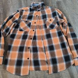 Men size small Urban Pipeline Ultimate long sleeve button up flannel
