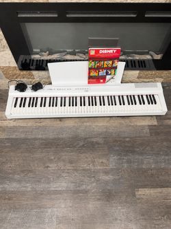 Yamaha P-125 88-Key Weighted Digital Piano – White