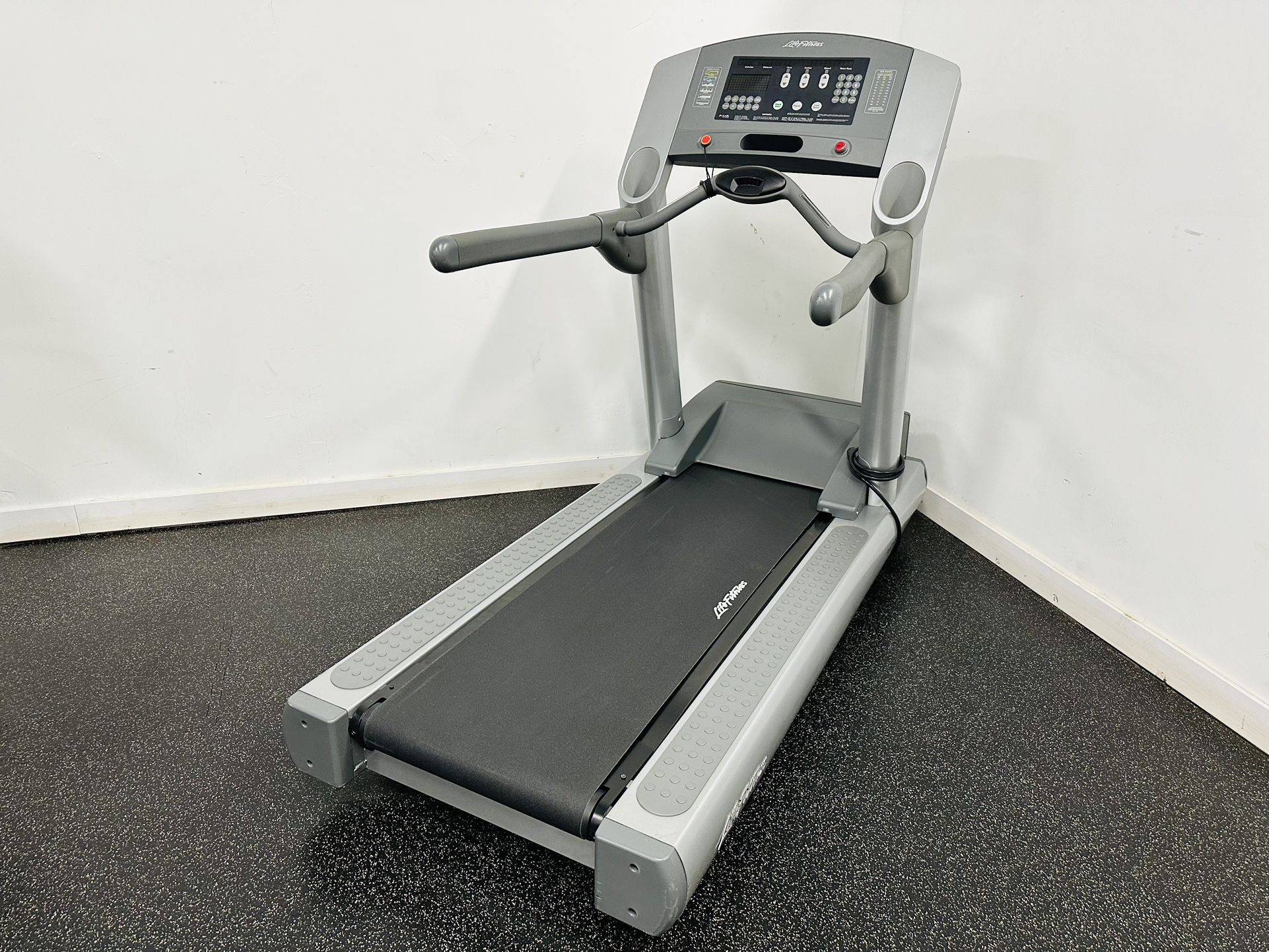 Treadmill - Life Fitness 95Ti - Commercial Gym Equipment - Work Out