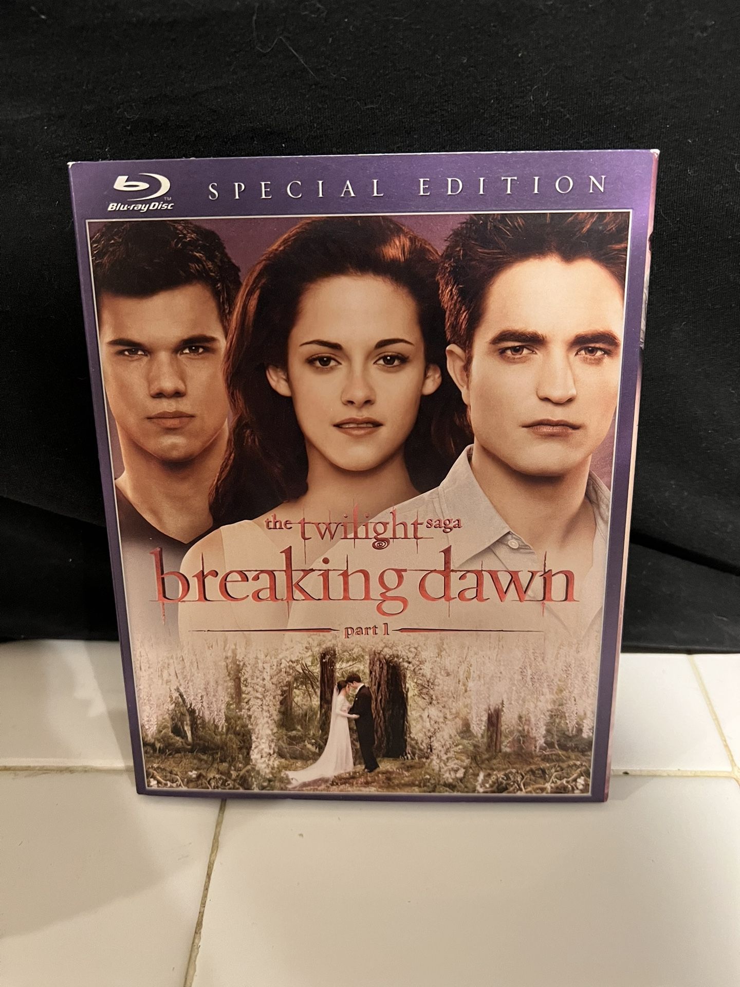 Twilight Breaking Dawn Part 1 Special Edition Blu-Ray With Slipcover
