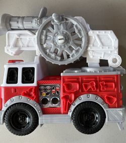 PLAY DOH WHEELS FIRE TRUCK & MODEL MAGIC