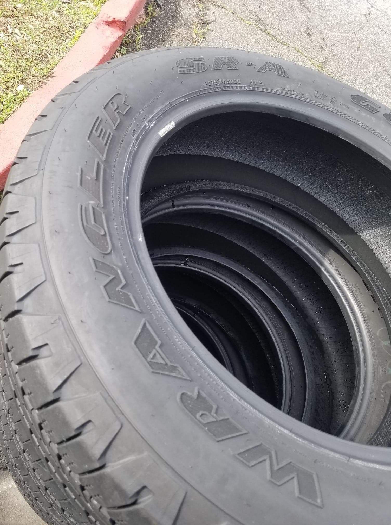 275 55 20 SET OF 4 GOODYEAR WRANGLER SR- A -- IN GREAT CONDITIONS WITH 75% TREAD LIFE REMAINING.