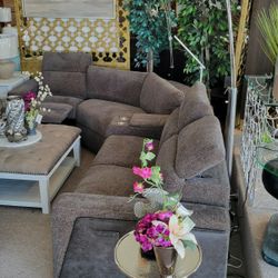 Power Reclining Ash Sectional w/ Console and Headrest