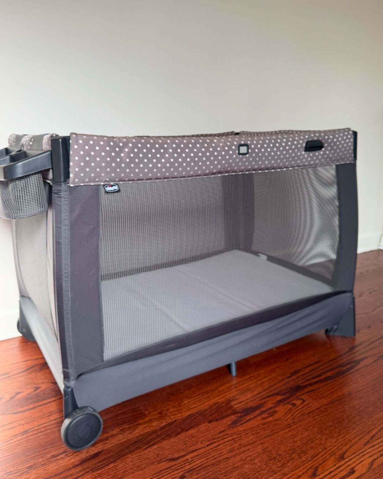Chicco Lullaby Portable Playard, Crib with Infant bassinet and changer