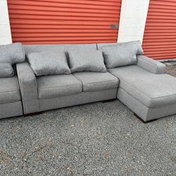 (DELIVERY ‼️) Grey Sectional Couch