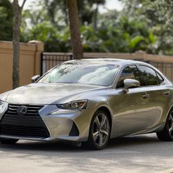 2018 Lexus IS 300 