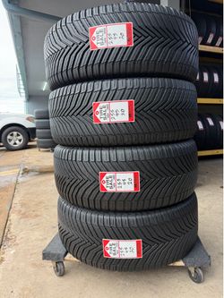 Set 255/45/20 Michelin CrossClimate Like New.