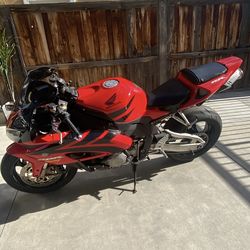 Honda 2004 Motorcycle CBR 1000rr