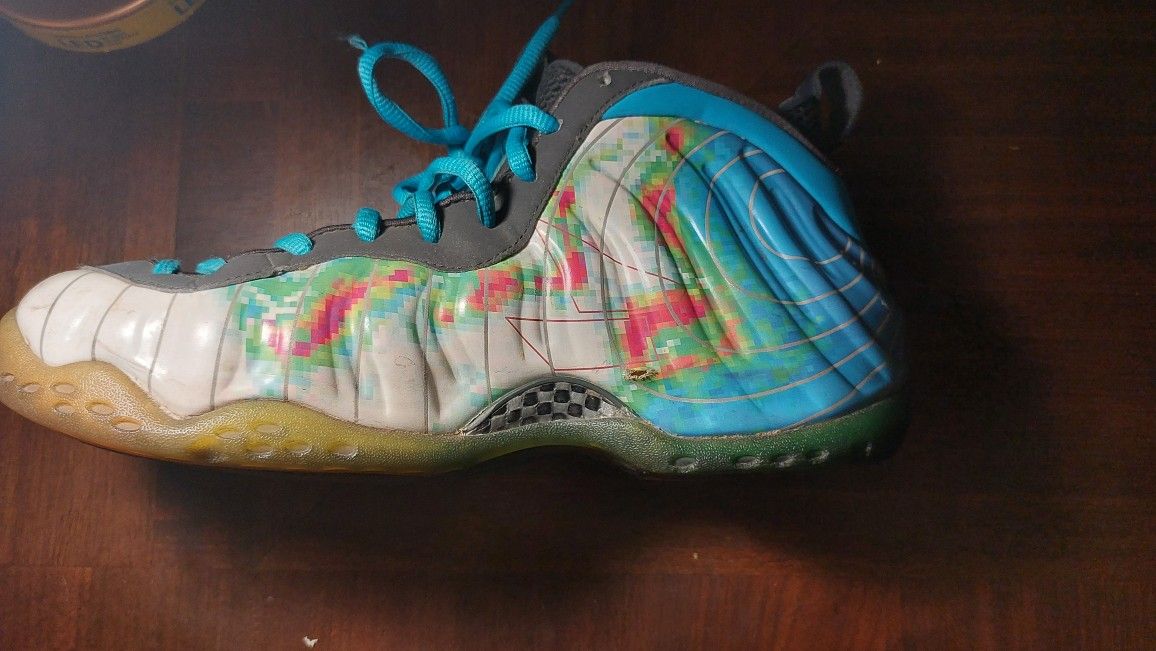 One Right Shoe Nike Air Foamposite One PRM Weatherman White Blue