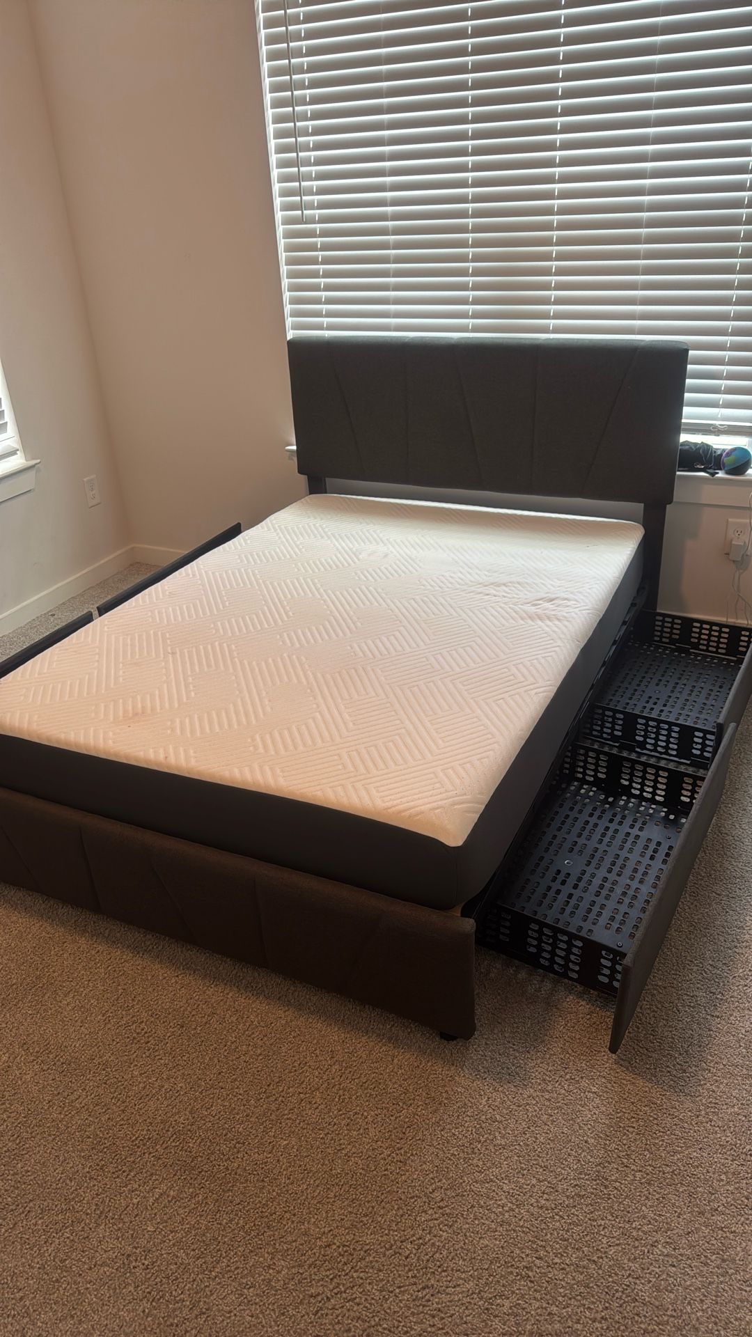Full Size Kids Bed With 4 Pull Out Drawers And Mattress If You Want It!!