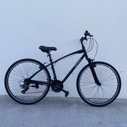 HYBRID BIKE /SIZE TIRES 700” /SIZE FRAME LARGE 