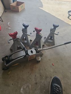 Floor jack and 4 jack stands