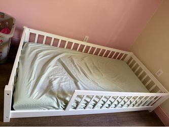 Floor bed and mattress