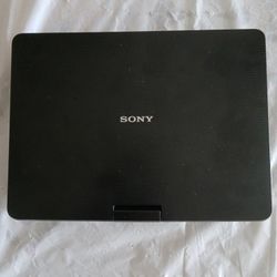 Sony DVP-FX950 -9 inch Portable DVD Player, like new.