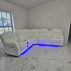 Electric Recliner Sofa/// Delivery Available 