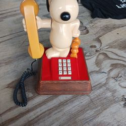 1976 AT&T Snoopy Phone With Little Woodstock