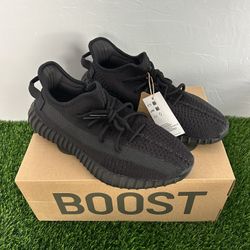 Yeezy Boost 350 V2 “Onyx” Size 10.5