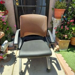 VIA MESH BACK OFFICE CHAIR READ COMMENTS