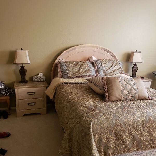Bedroom Set With King Mattress for Sale in Mesa, AZ - OfferUp