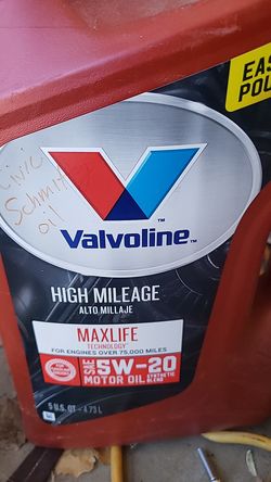 4qt of 5w-20 synthetic blend