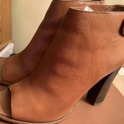 Women’s Authentic Coach Sandals 10M