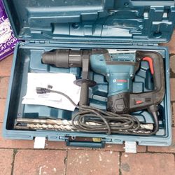 Bosch RH540M 1-9/16” Combination Rotary Hammer- SDS Max
