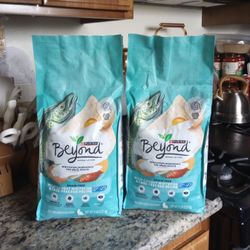 Purina Beyond Dry Cat Food ( 2 Bags)